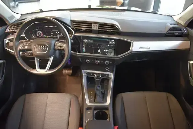 Gebraucht Audi Q3 Basis 150 PS (110 kW) 2021 Schwarz SUV