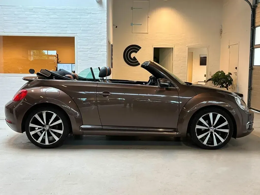 Gebraucht VW Beetle Cabriolet Exclusive 150 PS (110 kW) 2015 Braun Cabrio