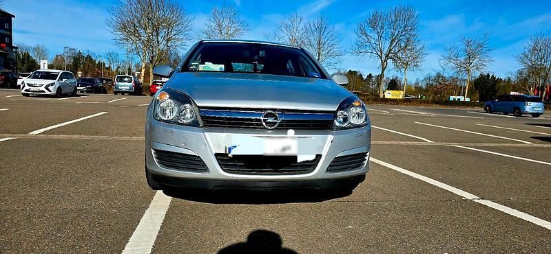 Gebraucht Opel Astra 105 PS (77 kW) 2005 Silber Limousine