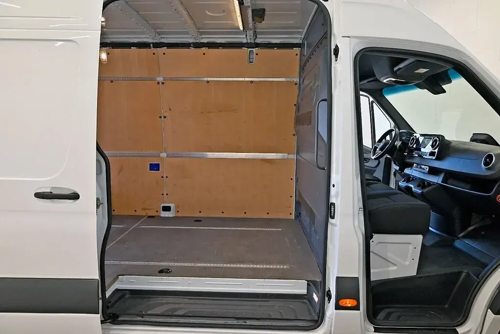 Gebraucht Mercedes Sprinter 170 PS (125 kW) 2025 Weiß Van