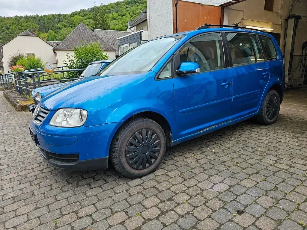 Gebraucht VW Touran Basis 101 PS (74 kW) 2003 Blau Van / Kleinbus