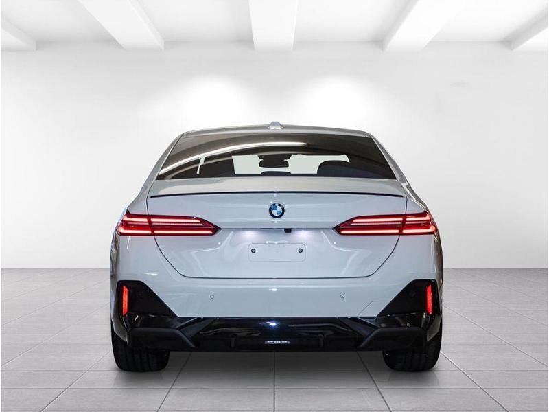 Neu BMW 520 M Sport 196 PS (144 kW) 2025 Weiß Limousine