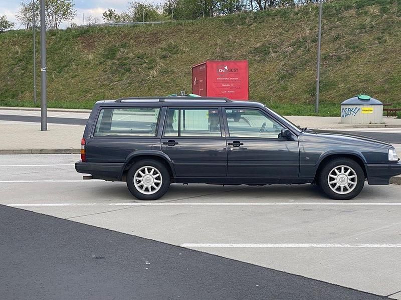 Gebraucht Volvo 940 Standard 165 PS (121 kW) 1998 Schwarz Limousine