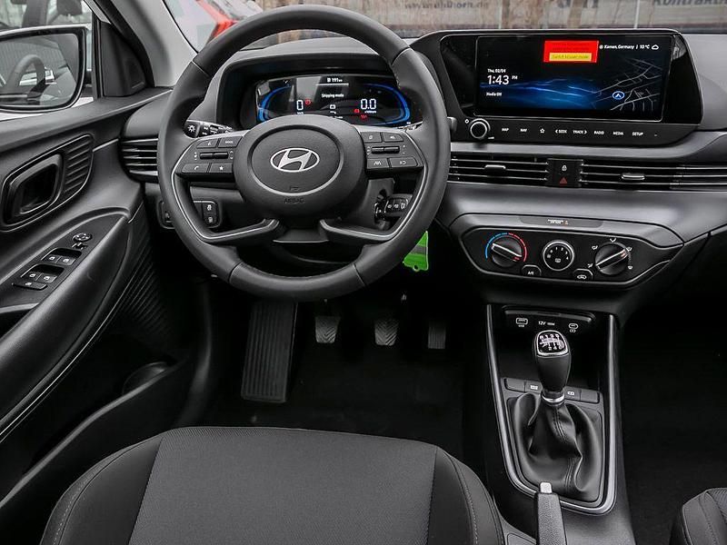 Neu Hyundai Bayon Select 101 PS (74 kW) 2025 Weiß SUV