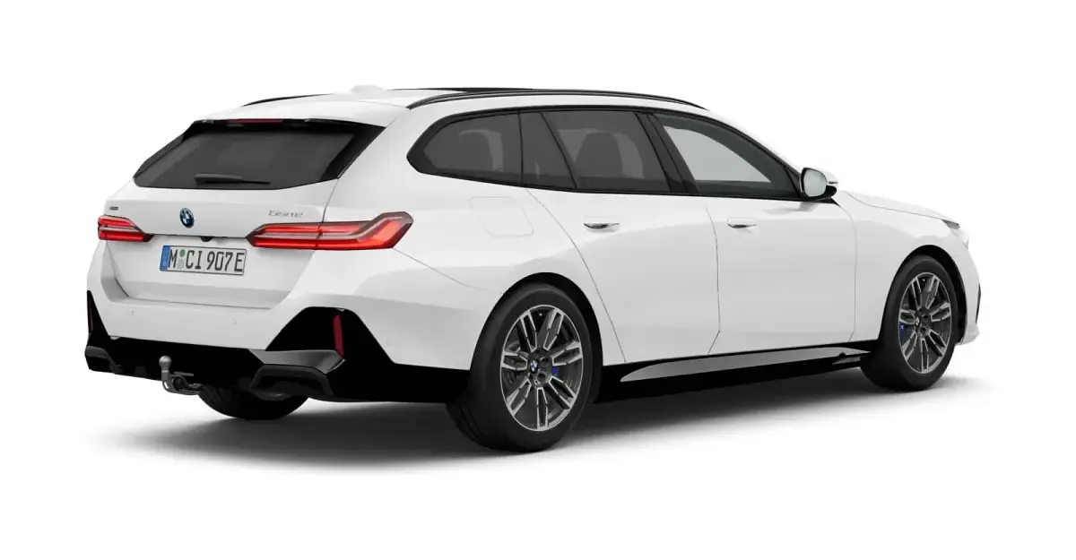 Gebraucht BMW 550e Comfort Edition 489 PS (359 kW) 2026 Weiß Kombi