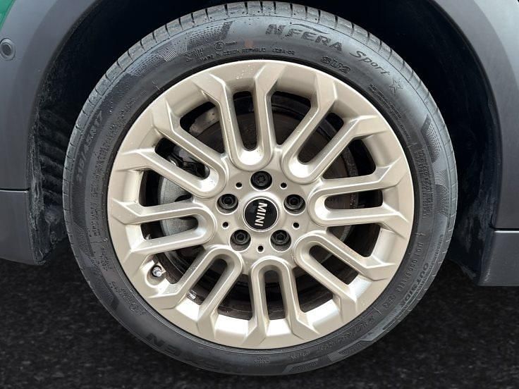 Gebraucht Mini Cooper 156 PS (114 kW) 2024 British racing green metallic Kleinwagen