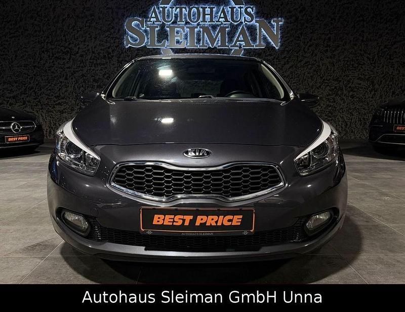 Gebraucht Kia Ceed Edition 7 90 PS (66 kW) 2014 Grau Kleinwagen