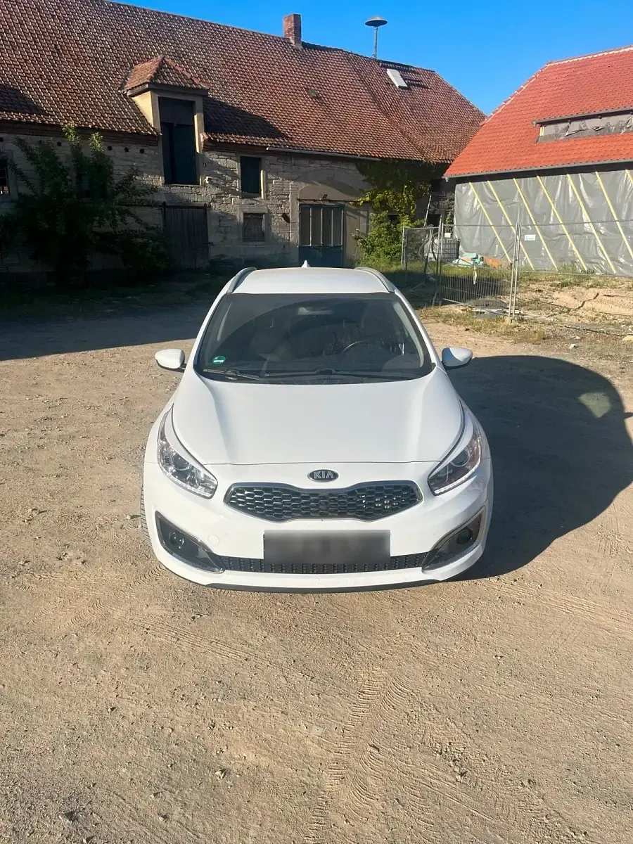 Gebraucht Kia Ceed 136 PS (100 kW) 2017 Weiß Kleinwagen
