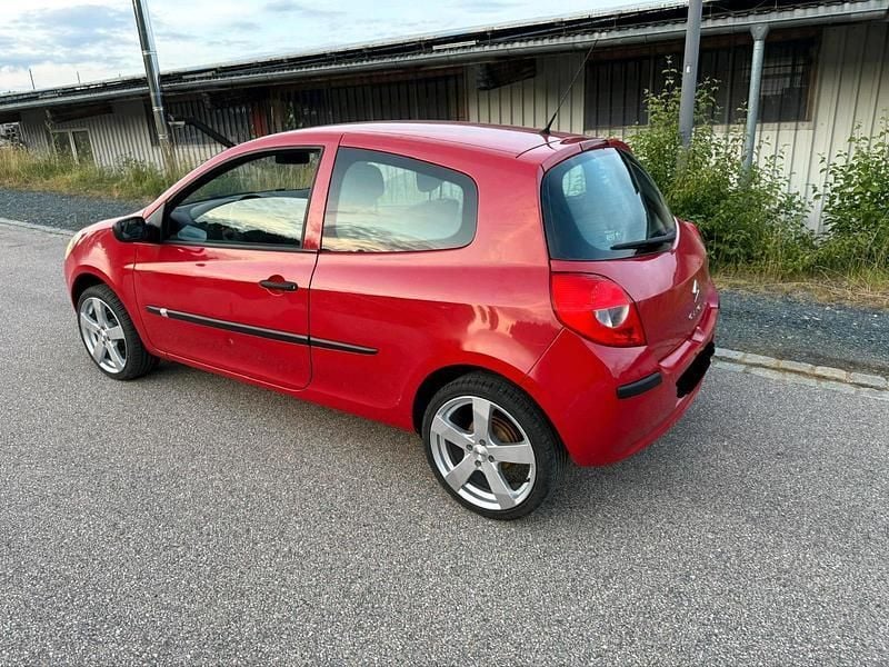 Rot Gebraucht 2008 Renault Clio II Kleinwagen | 1.200 € - Bild 1/4