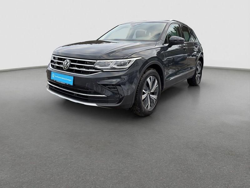 Gebraucht VW Tiguan Elegance 245 PS (180 kW) 2022 Grau SUV