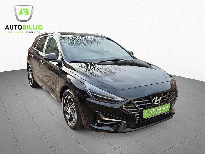 Gebraucht Hyundai i30 120 PS (88 kW) 2023 Grau Kombi