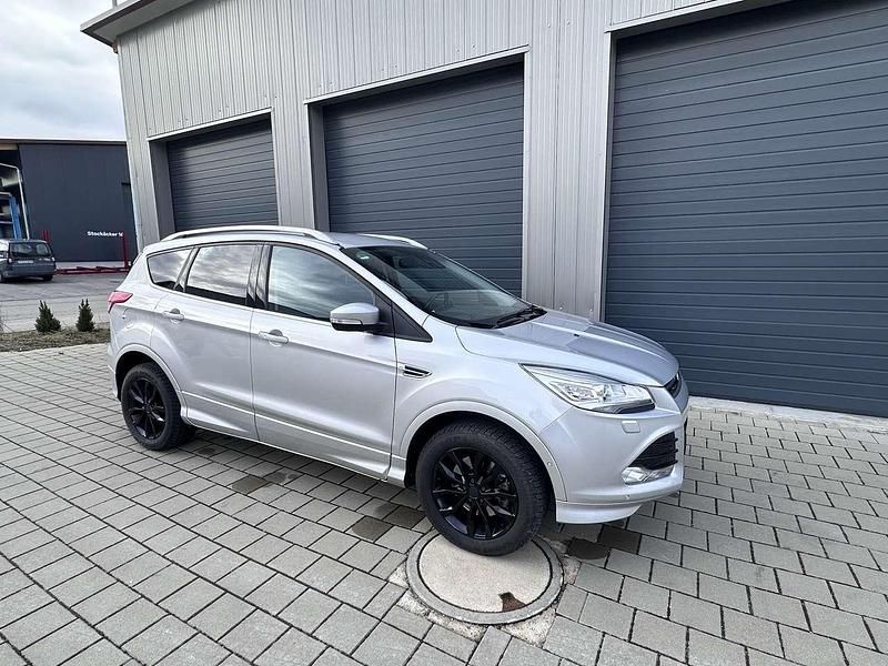 Gebraucht Ford Kuga Individual 179 PS (131 kW) 2015 Silber SUV