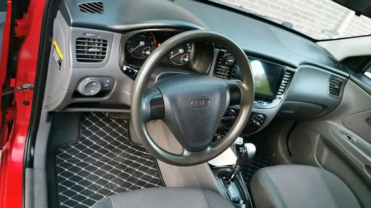 Gebraucht Kia Rio 97 PS (71 kW) 2007 Rot Kleinwagen