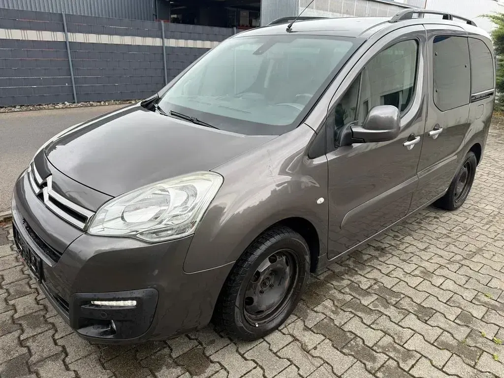 Gebraucht Citroën Berlingo XTR 99 PS (72 kW) 2017 Grau Van / Kleinbus