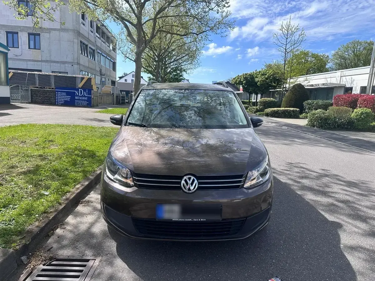 Gebraucht VW Touran 105 PS (77 kW) 2011 Braun Van / Kleinbus
