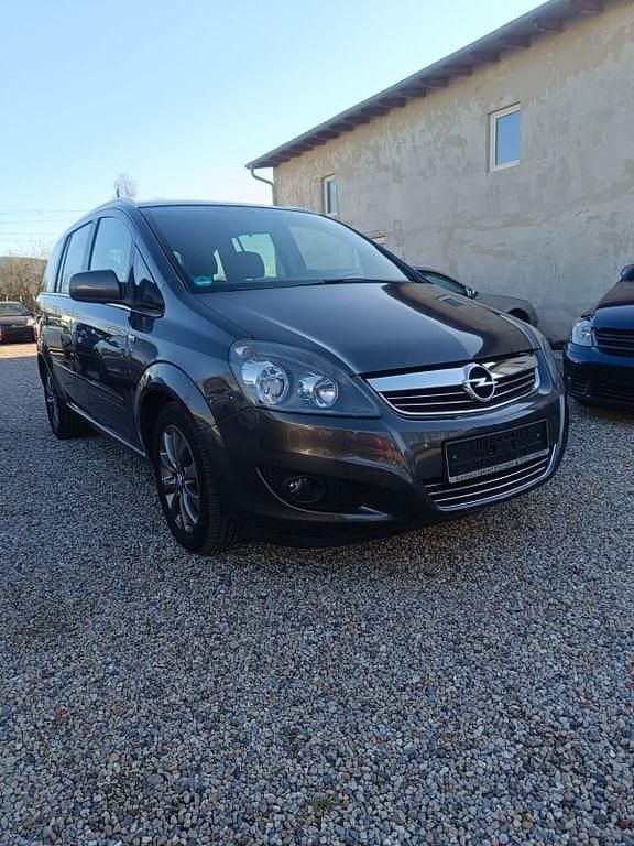 Gebraucht Opel Zafira Edition 116 PS (85 kW) 2011 Grau Van / Kleinbus