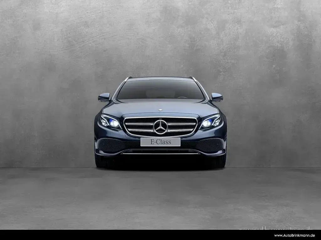 Second-hand Mercedes E400 333 CP (244 kW) 2017 Albastru Break
