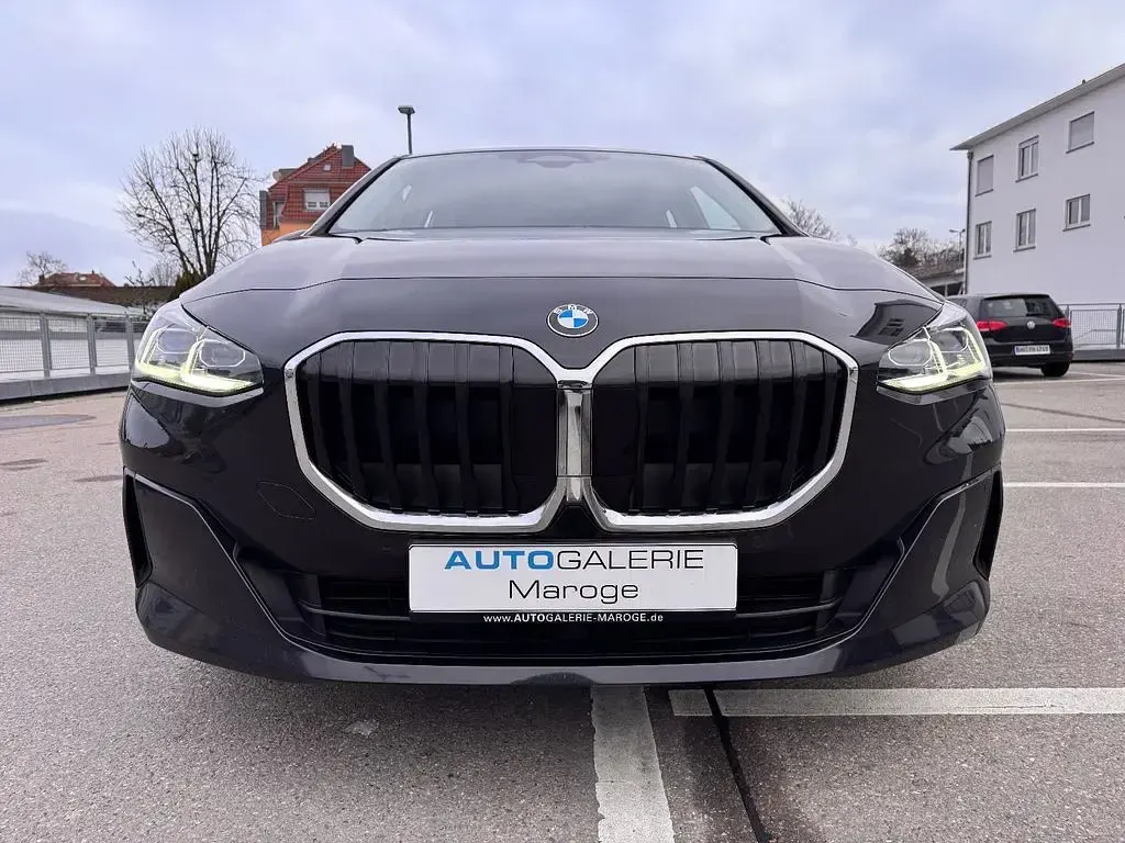 Gebraucht BMW 220 Active Tourer 170 PS (125 kW) 2023 Schwarz Van / Kleinbus