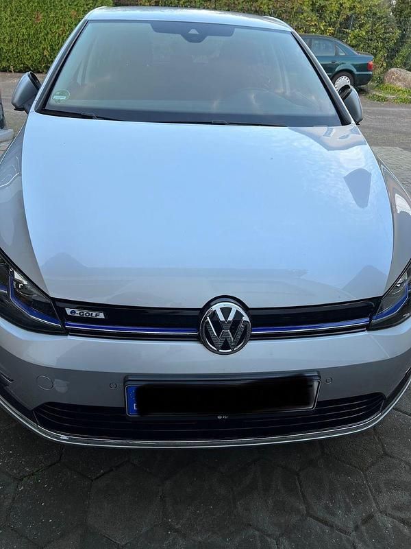 Silber Gebraucht 2020 VW Golf Limousine | 16.000 € - Bild 1/4