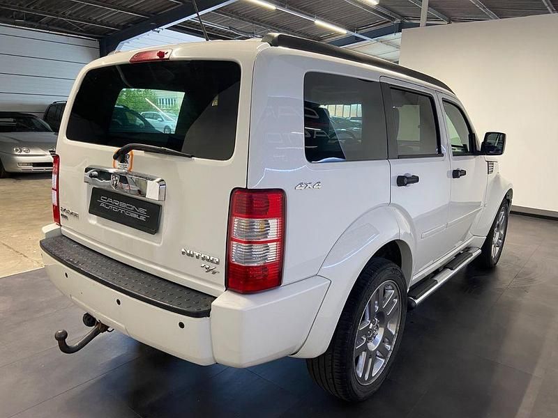 Gebraucht Dodge Nitro SXT 177 PS (130 kW) 2009 Weiß SUV