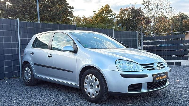 Silber Gebraucht 2004 VW Golf Trendline Limousine | 4.999 € (Etwas zu teuer) - Bild 1/4