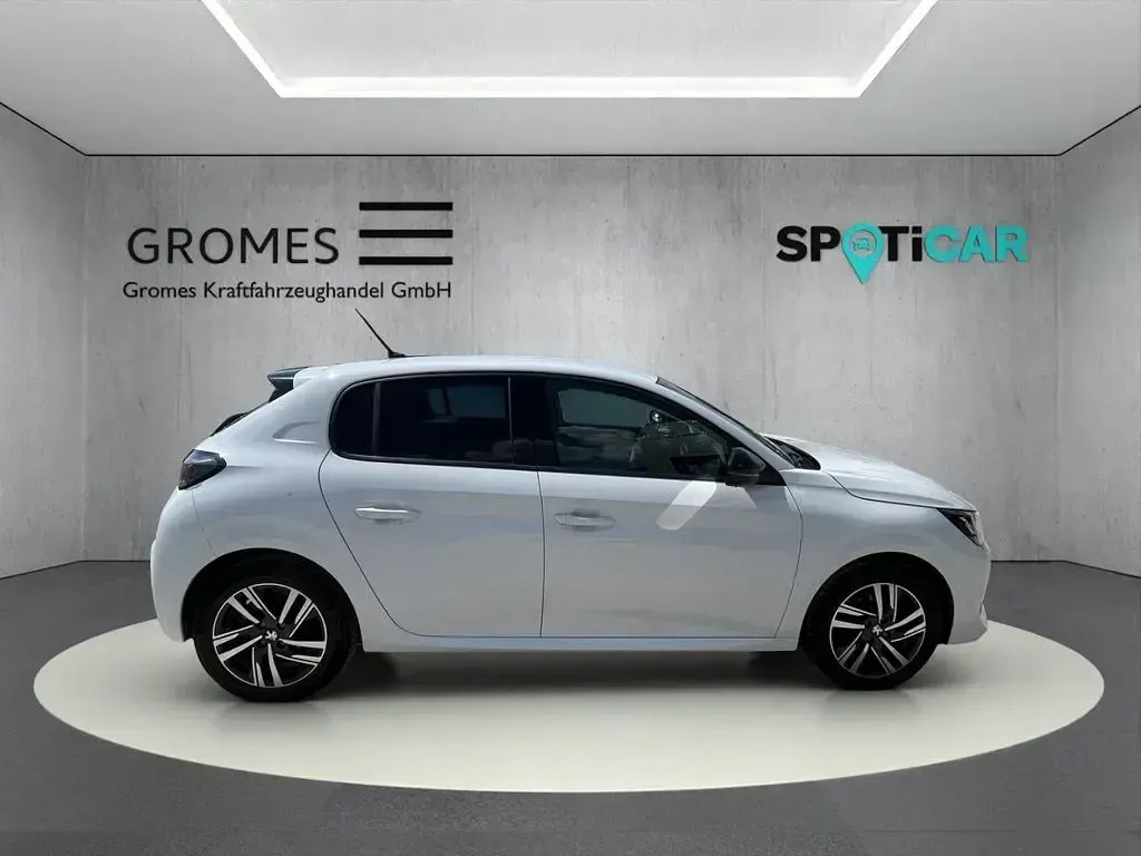 Gebraucht Peugeot 208 Allure 101 PS (74 kW) 2023 Weiß Kleinwagen