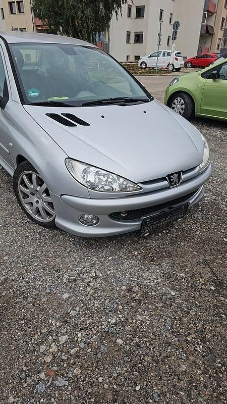 Silber Gebraucht 2005 Peugeot 206 Quiksilver Limousine | 1.199 € (Guter Preis) - Bild 1/4