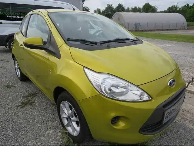 Gebraucht Ford Ka 69 PS (50 kW) 2015 Mustard olivegelb metallic Kleinwagen