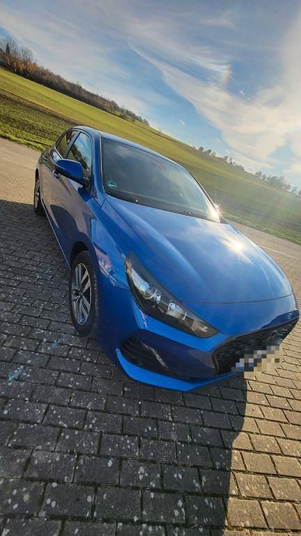 Blau Gebraucht 2019 Hyundai i30 Trend Limousine | 15.900 € (Fairer Preis) - Bild 1/4