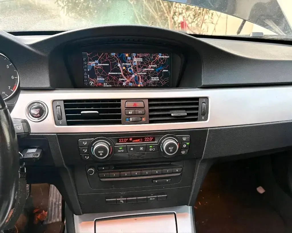 Gebraucht BMW 318 143 PS (105 kW) 2008 Schwarz Kombi