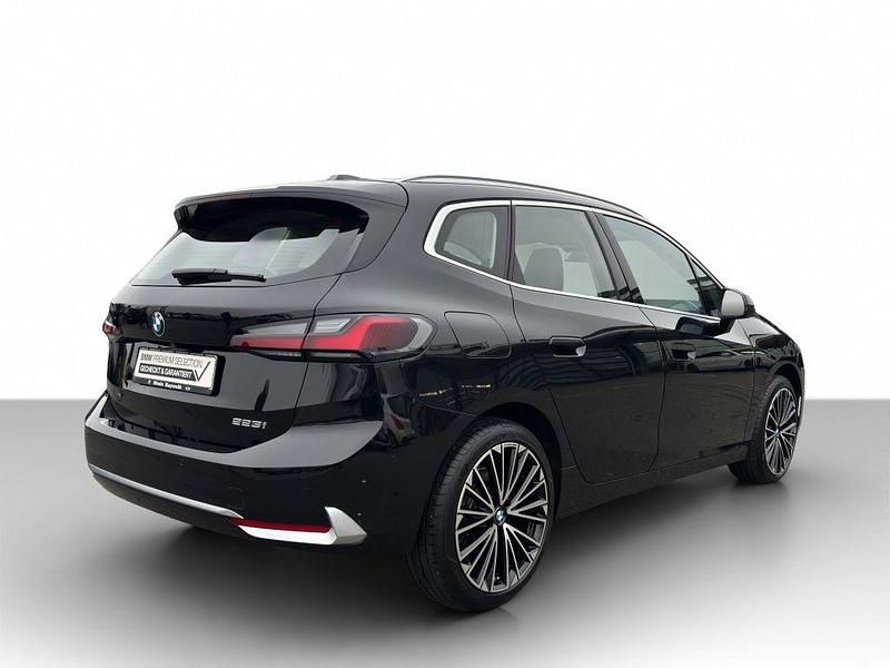 Gebraucht BMW 223 Active Tourer Luxury Line 204 PS (150 kW) 2022 Schwarz Van / Kleinbus