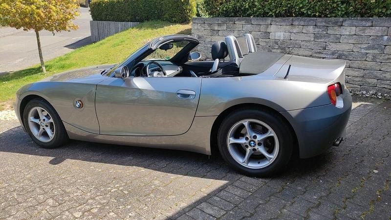 Gebraucht BMW Z4 170 PS (125 kW) 2005 Grau Cabrio
