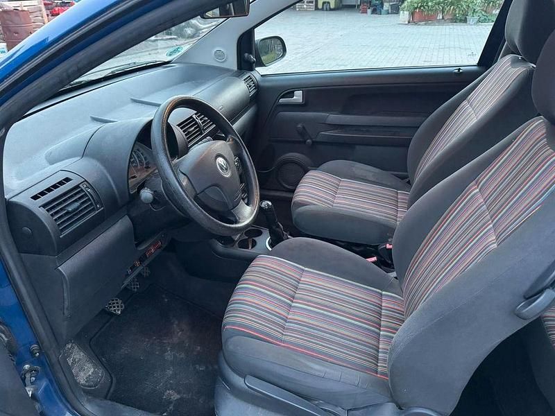 Gebraucht VW Fox 54 PS (39 kW) 2006 Blau Kleinwagen