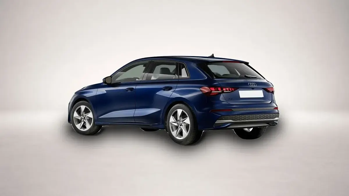 Gebraucht Audi A3 Ambiente 150 PS (110 kW) 2025 Navarrablau metallic Limousine