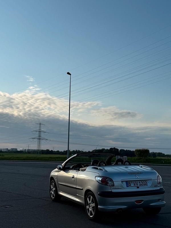 Gebraucht Peugeot 206 CC 137 PS (100 kW) 2001 Grau Cabrio