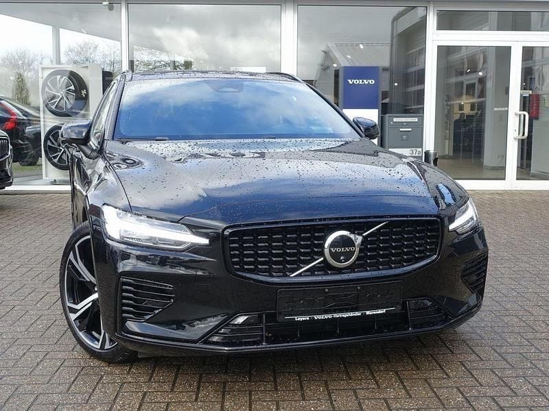 Gebraucht Volvo V60 Plus 398 PS (292 kW) 2025 Onyx black Kombi
