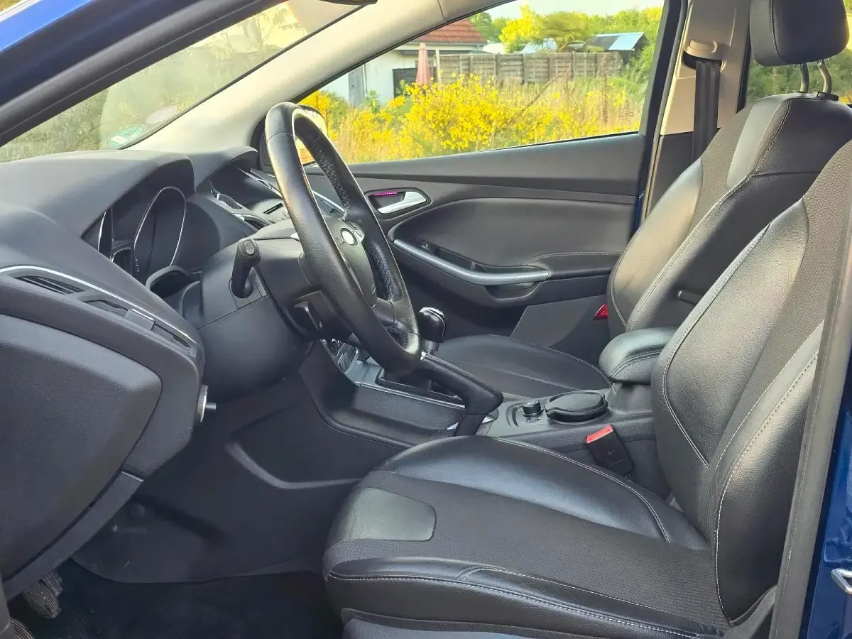 Gebraucht Ford Focus Titanium 125 PS (91 kW) 2014 Blau Kombi