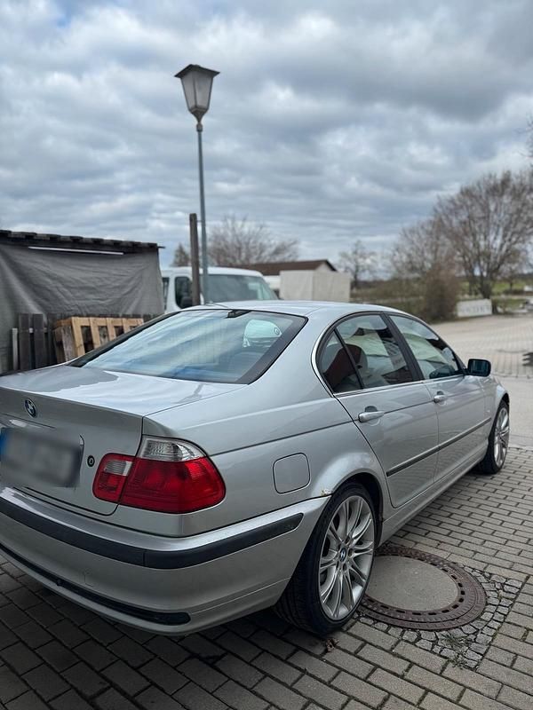 Gebraucht BMW 320 150 PS (110 kW) 1999 Silber Limousine