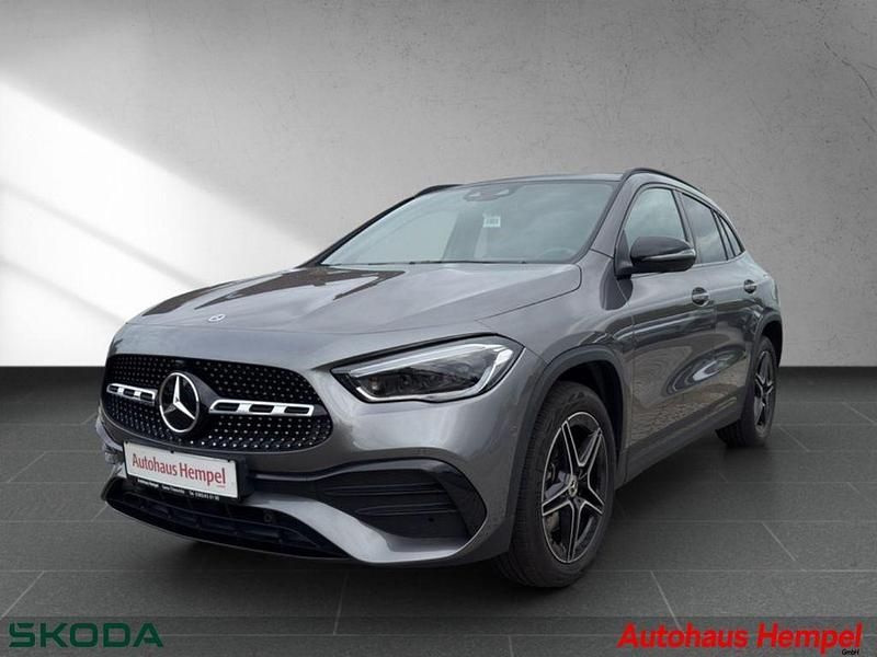 Mountaingrau metallic (metallic) Gebraucht 2022 Mercedes GLA250 AMG SUV | 36.990 € (Fairer Preis) - Bild 1/4
