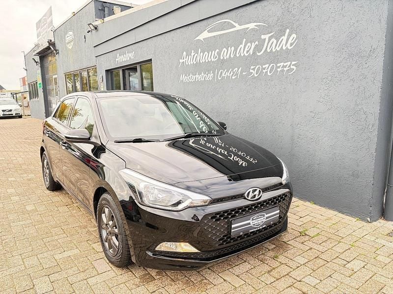 Phantom black Gebraucht 2017 Hyundai i20 Kleinwagen | 11.499 € (Etwas zu teuer) - Bild 1/4