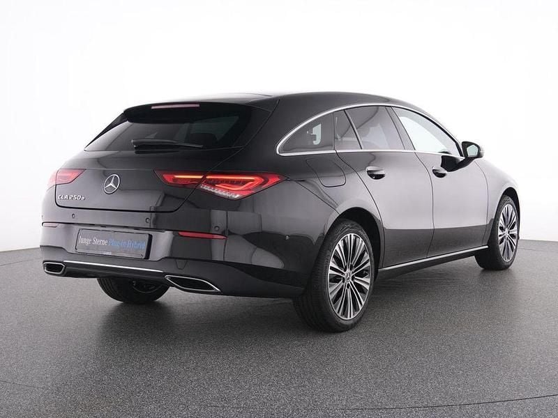Gebraucht Mercedes CLA250e Shooting Brake Progressive 218 PS (160 kW) 2023 Schwarz Kombi