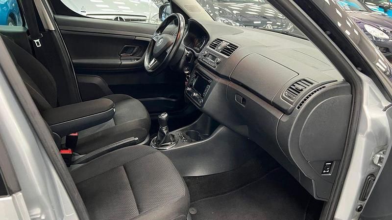 Gebraucht Skoda Roomster Elegance 105 PS (77 kW) 2014 Silber Van / Kleinbus