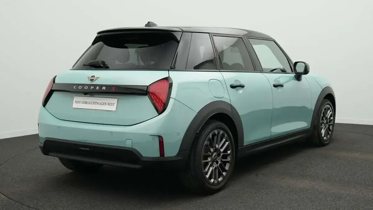 Second-hand Mini Cooper S Classic 204 CP (150 kW) 2025 Verde Hatchback