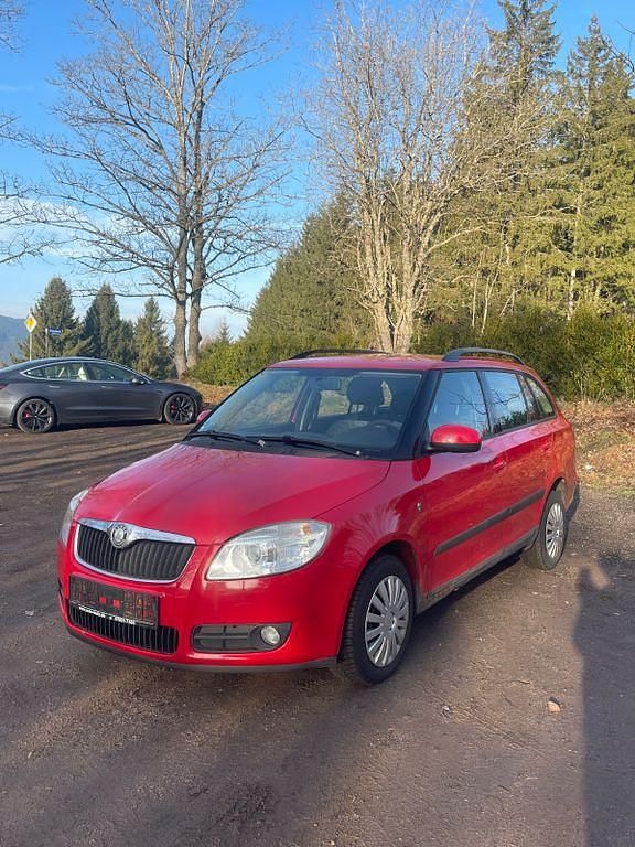 Gebraucht Skoda Fabia Classic 86 PS (63 kW) 2009 Rot Kombi