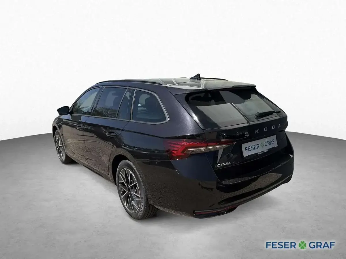 Nowe Skoda Octavia 150 KM (110 kW) 2026 Czarny Kombi