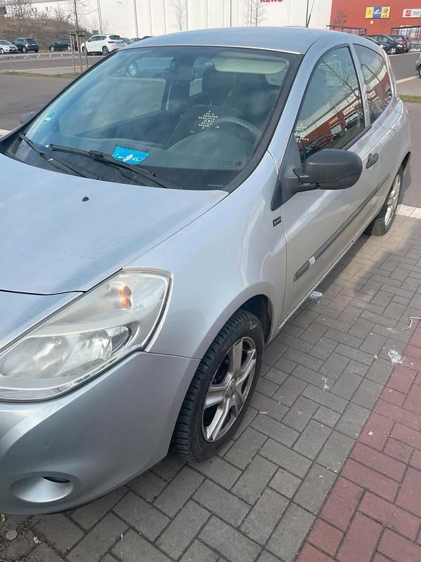 Gebraucht Renault Clio III 75 PS (55 kW) 2012 Grau Kleinwagen