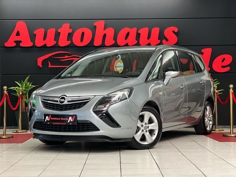 Silber Gebraucht 2014 Opel Zafira Tourer Active Van / Kleinbus | 10.990 € (Etwas zu teuer) - Bild 1/4