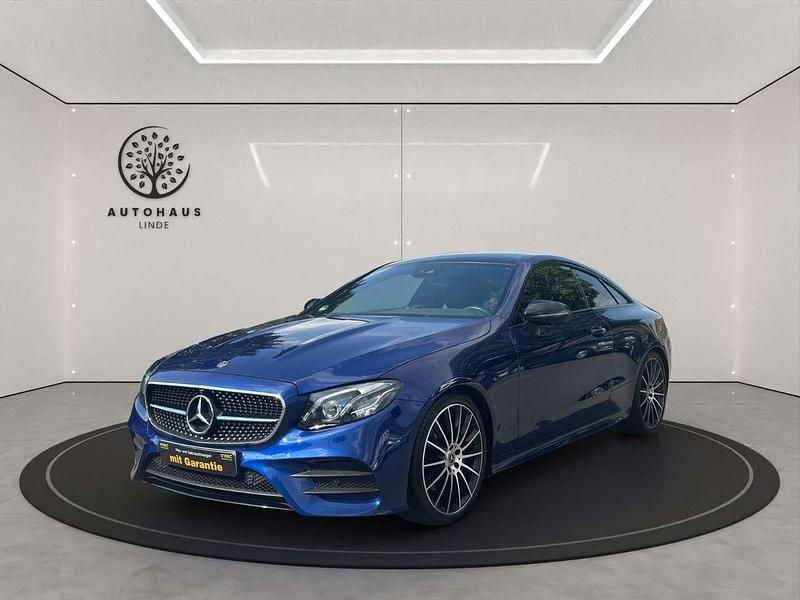Blau Gebraucht 2020 Mercedes E220 AMG Coupé | 37.990 € (Fairer Preis) - Bild 1/4