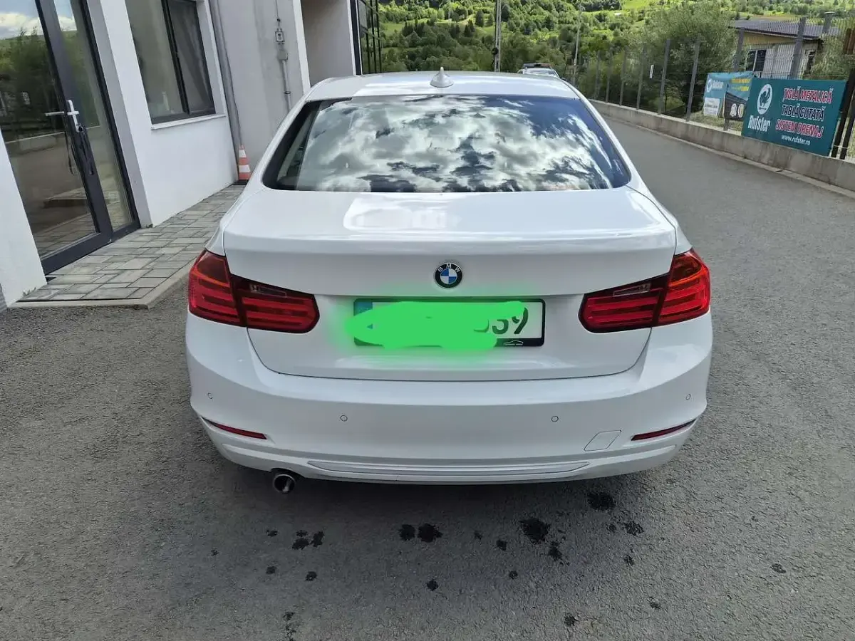 Gebraucht BMW 320 Efficient Dynamics 163 PS (119 kW) 2013 Weiß Limousine