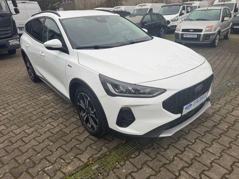 Gebraucht Ford Focus Active X 120 PS (88 kW) 2022 Weiß Limousine